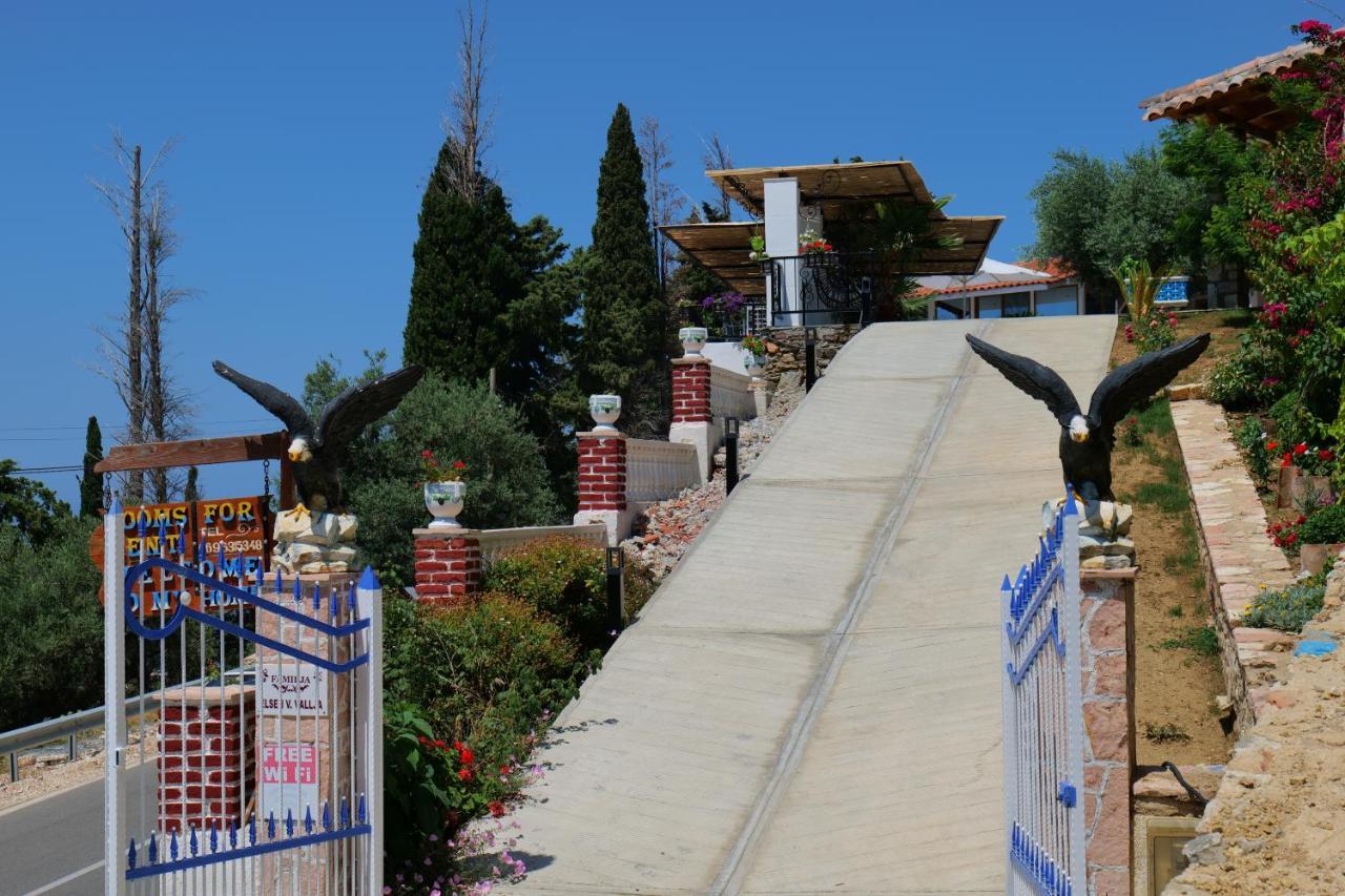 Vila Panorama Piqeras Bed & Breakfast Exterior photo