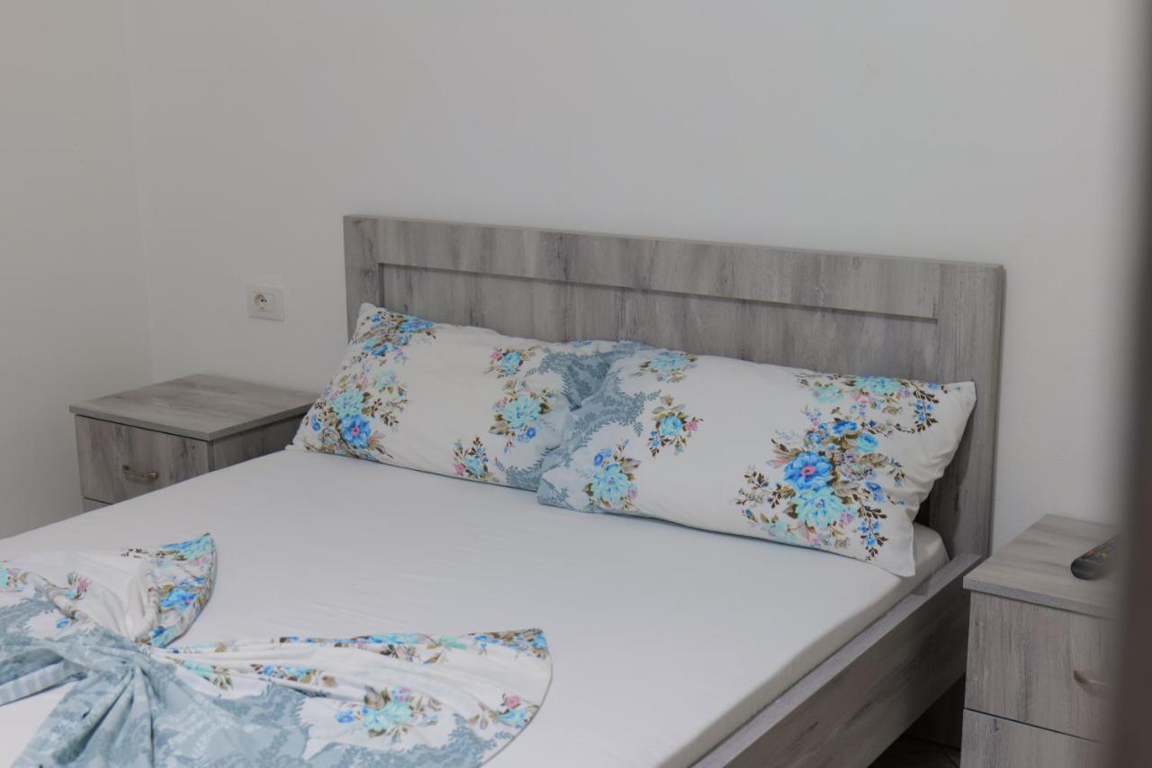 Vila Panorama Piqeras Bed & Breakfast Exterior photo