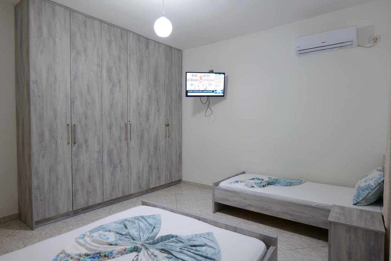 Vila Panorama Piqeras Bed & Breakfast Exterior photo