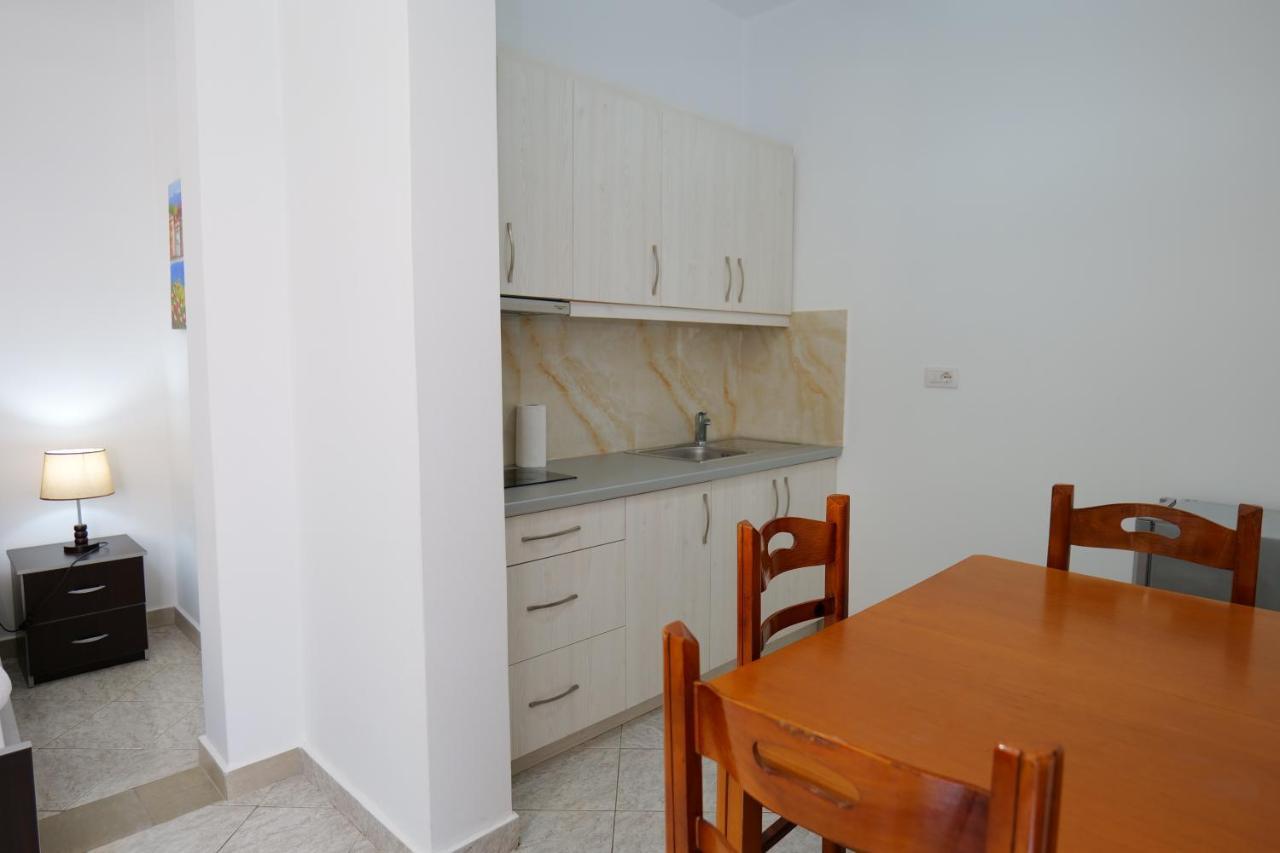 Vila Panorama Piqeras Bed & Breakfast Exterior photo